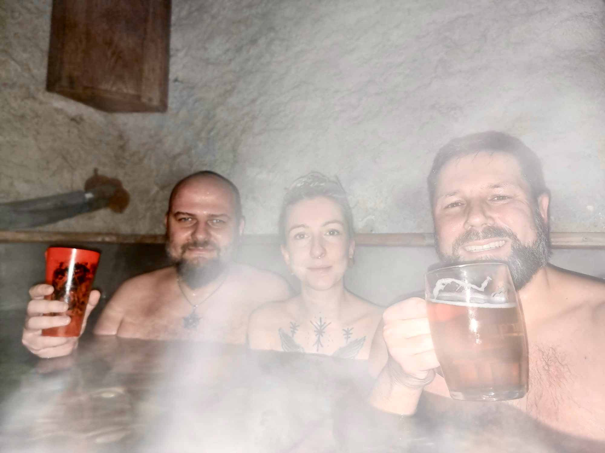 Rádi se kolektivně ohříváme a pijeme